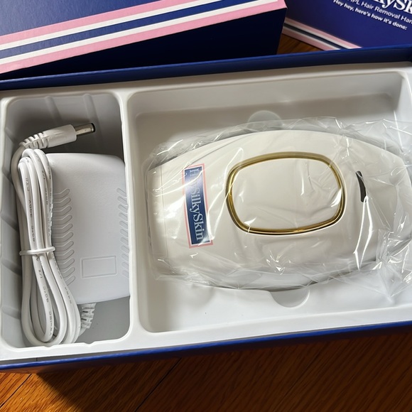 Hey Silky Skin Advanced IPL Hair Removal Handset with Anti-Flash Eyewear - Picture 3 of 5